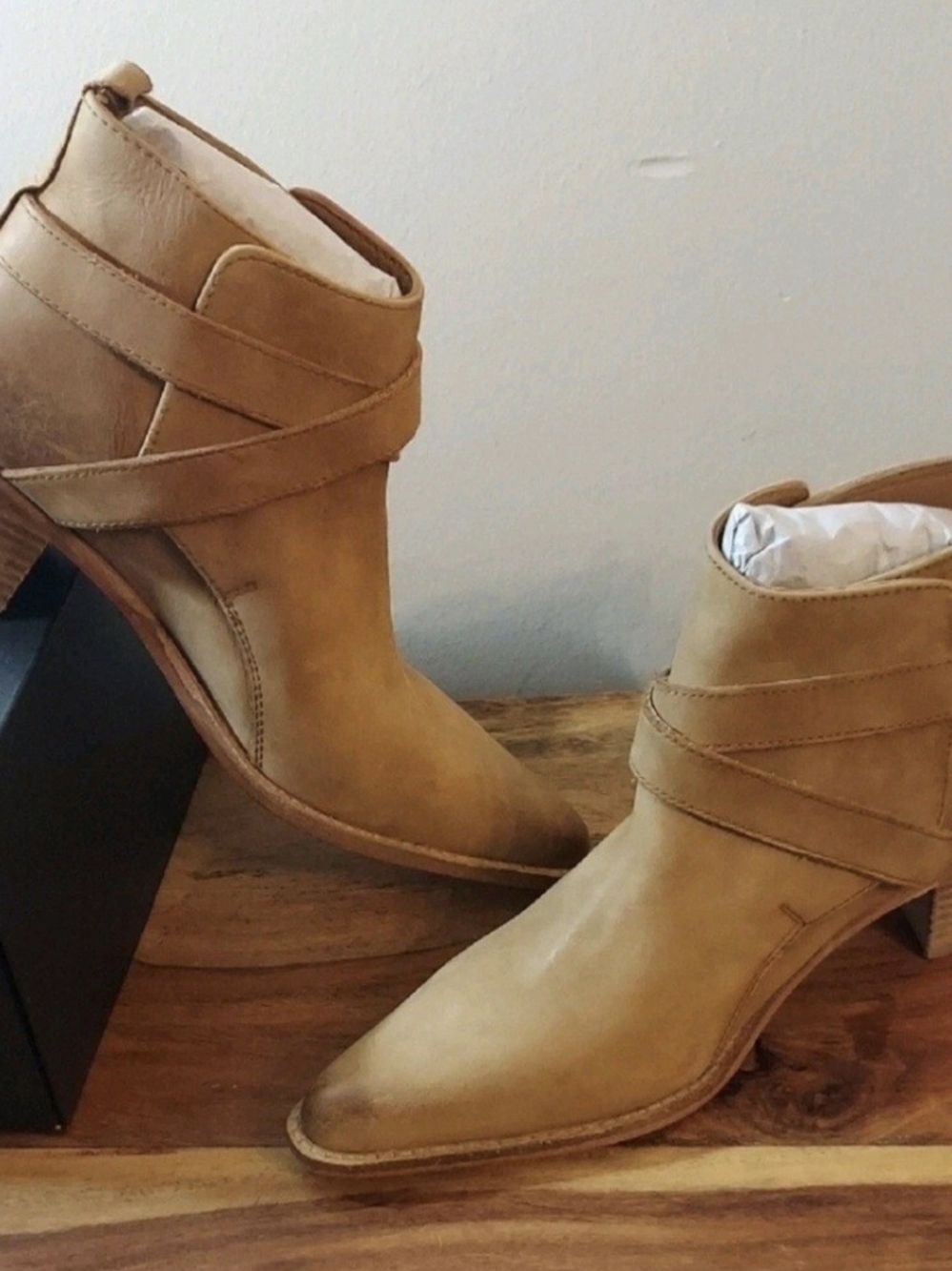 Free People Distressed Leather Tan Ankle Boots Back Loop Womens 8.5 / 39